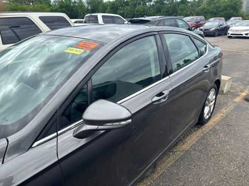 Used 2014 Ford Fusion SE FWD image 18