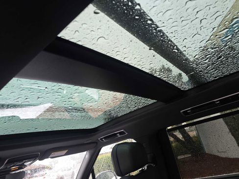 Used 2024 Land Rover Range Rover Long Wheelbase SE image 23