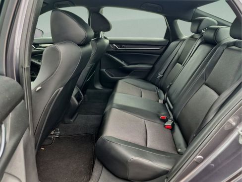 Used 2018 Honda Accord Sport image 17