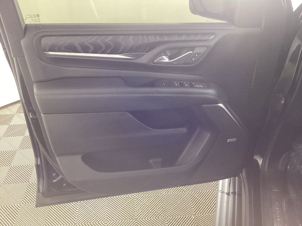Used 2022 GMC Yukon XL Denali AWD/4WD image 19