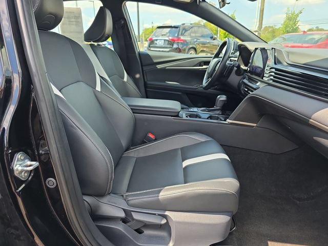 Used 2025 Toyota Camry SE FWD image 15