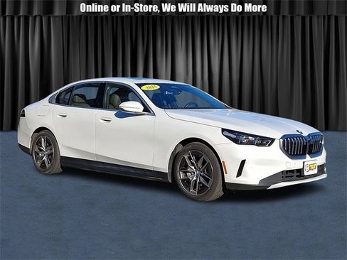 Used 2025 BMW i5 xDrive40 w/ Premium Package image 1