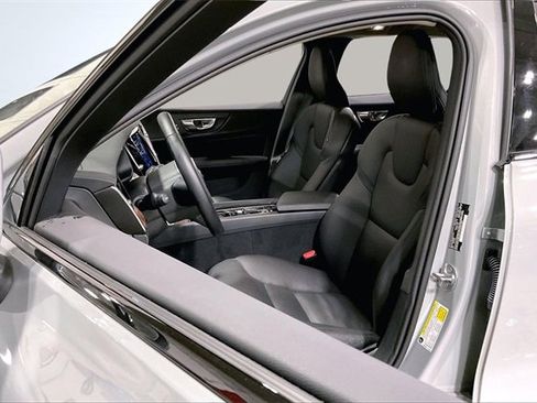 Certified 2025 Volvo V60 B5 Cross Country Plus image 25
