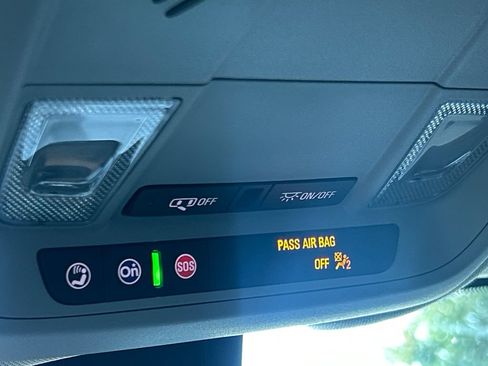 Used 2023 Chevrolet Equinox LT FWD image 41