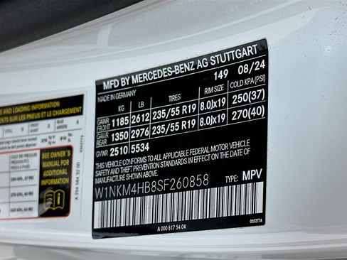 Used 2025 Mercedes-Benz GLC 300 4MATIC image 33