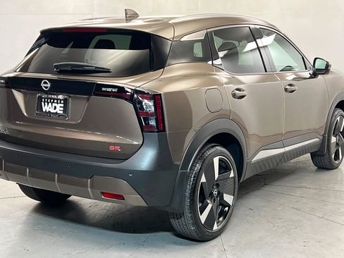 Used 2025 Nissan Kicks SR FWD image 6