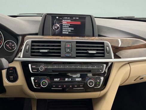 Used 2017 BMW 320i xDrive Sedan image 15