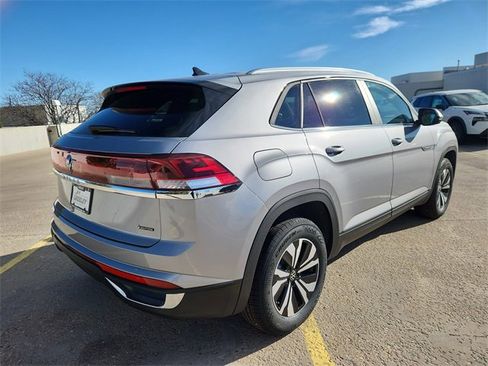 New 2026 Volkswagen Atlas Cross Sport SE image 3