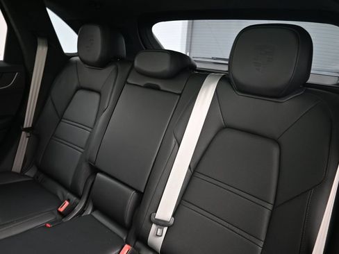 Certified 2026 Porsche Cayenne GTS AWD/4WD image 6