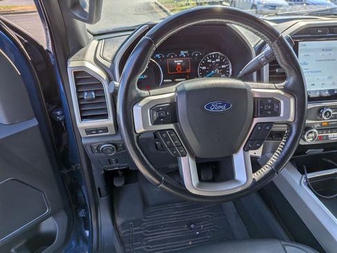 Used 2022 Ford F250 Lariat w/ Chrome Package image 12