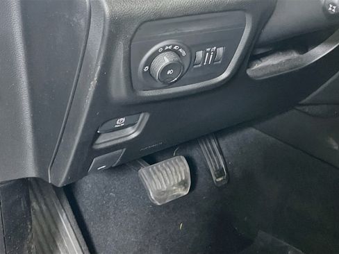 Used 2023 Jeep Grand Cherokee L Limited w/ Luxury Tech Group II AWD/4WD image 10