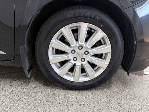 Used 2017 Toyota Sienna XLE w/ XLE Navigation Package AWD/4WD image 33