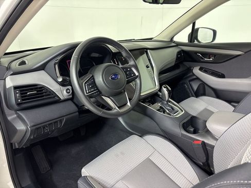 Used 2025 Subaru Outback Premium image 15