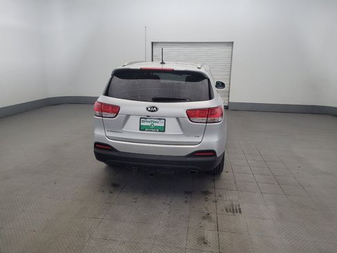Used 2018 Kia Sorento LX AWD/4WD image 7