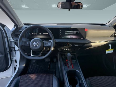 Used 2026 Nissan Kicks SR FWD image 28