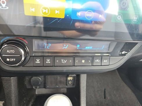 Used 2014 Toyota Corolla L image 41