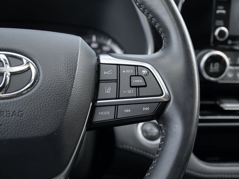 Used 2021 Toyota Highlander XSE image 26