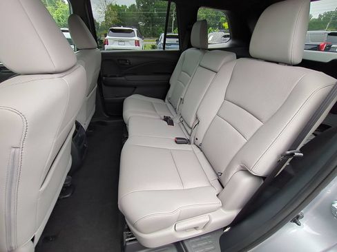 Used 2023 Honda Passport EX-L image 12
