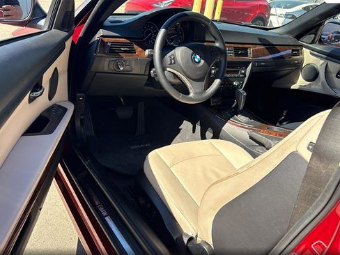 Used 2011 BMW 328i Convertible image 9