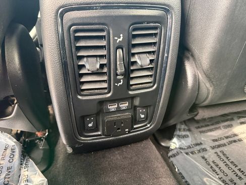 Used 2017 Dodge Durango GT w/ Blacktop Package AWD/4WD image 38