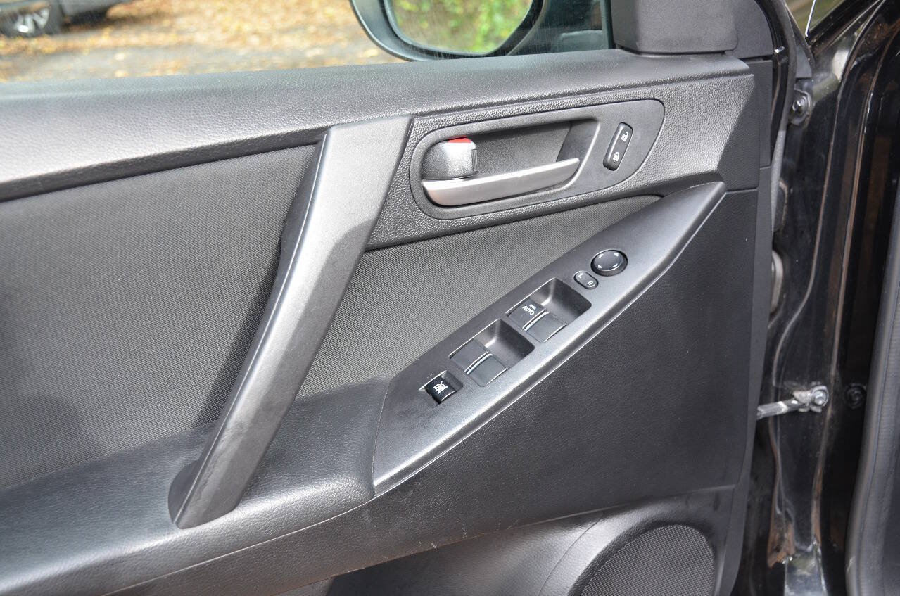 Used 2013 MAZDA MAZDA3 i Sport FWD image 12