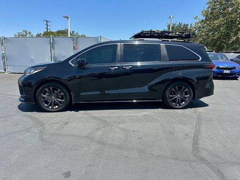 Used 2024 Toyota Sienna XSE w/ XSE Plus Package FWD image 2
