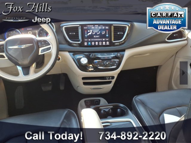 Used 2020 Chrysler Pacifica Limited w/ 8-pass Seating Package FWD image 13