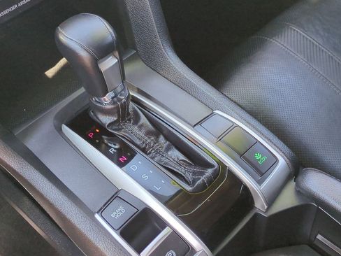 Used 2016 Honda Civic Touring image 18