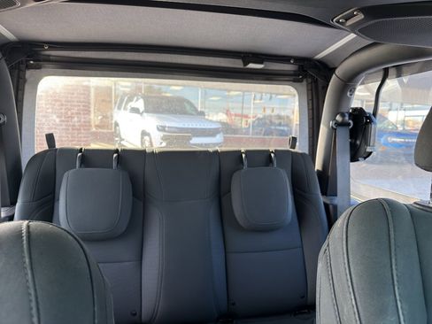 Used 2021 Jeep Wrangler Sport image 13