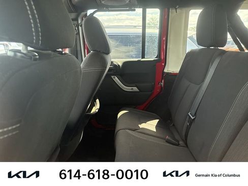 Used 2014 Jeep Wrangler Unlimited Sahara w/ Connectivity Group image 10
