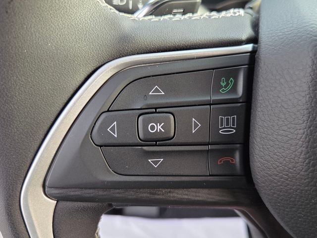 Used 2024 Jeep Grand Cherokee L Altitude RWD image 26