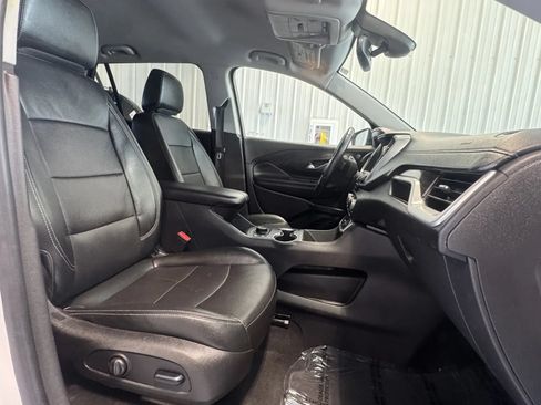 Used 2024 GMC Terrain SLT AWD/4WD image 24