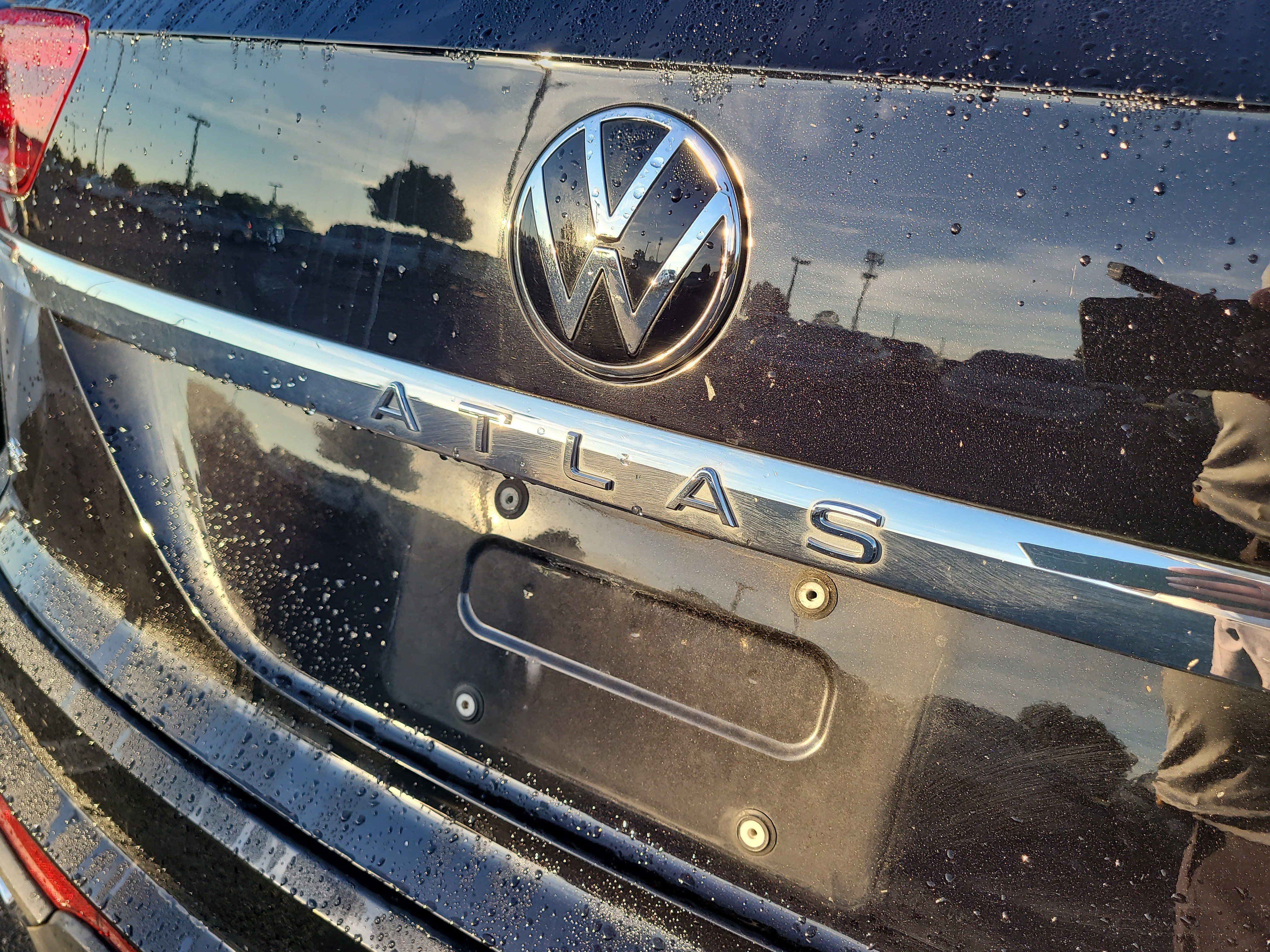 Used 2022 Volkswagen Atlas Cross Sport SE FWD image 11