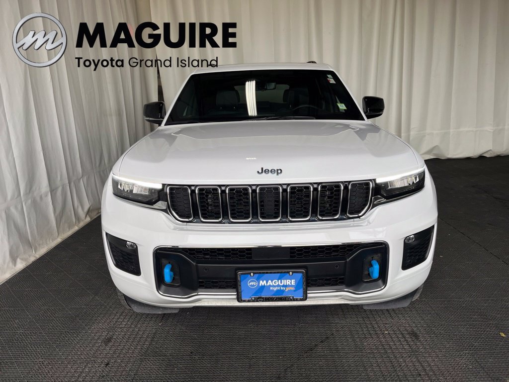 Used 2023 Jeep Grand Cherokee Overland w/ Luxury Tech Group IV AWD/4WD image 35