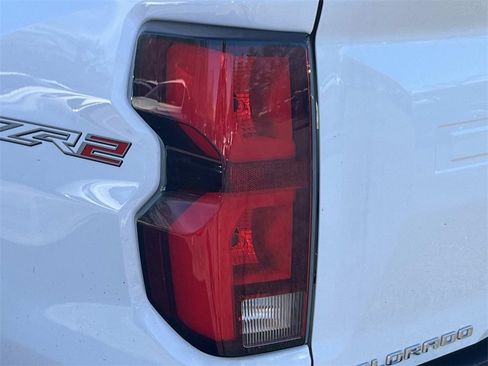 Used 2024 Chevrolet Colorado ZR2 w/ ZR2 Convenience Package III image 10