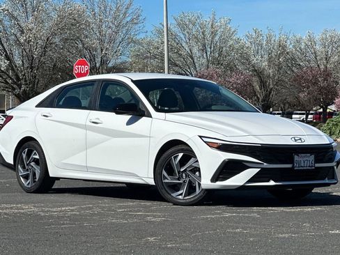 New 2025 Hyundai Elantra Sport image 2