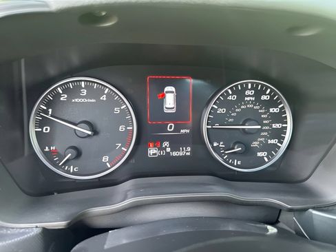 Used 2025 Subaru Forester Premium AWD/4WD image 18