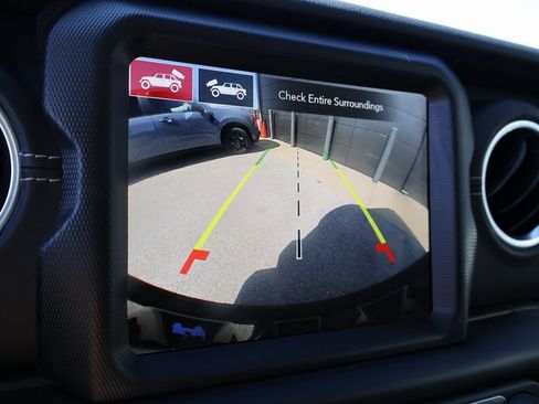 Used 2023 Jeep Wrangler Unlimited Sahara w/ Cold Weather Group image 33