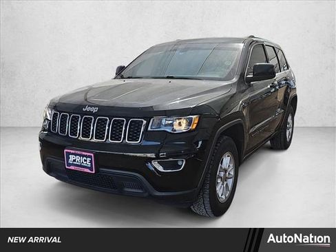 Used 2018 Jeep Grand Cherokee Laredo image 1