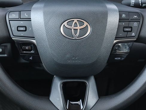 Used 2025 Toyota Camry LE FWD image 17