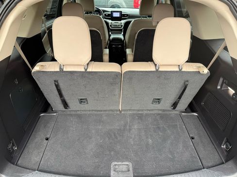 Used 2021 Ford Explorer XLT w/ Equipment Group 202A image 16