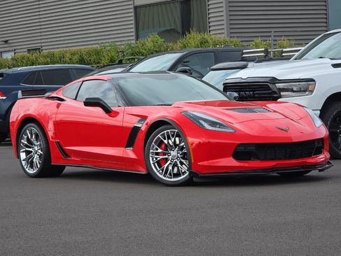 Used 2015 Chevrolet Corvette Z06 w/ 3LZ Preferred Equipment Group RWD image 2