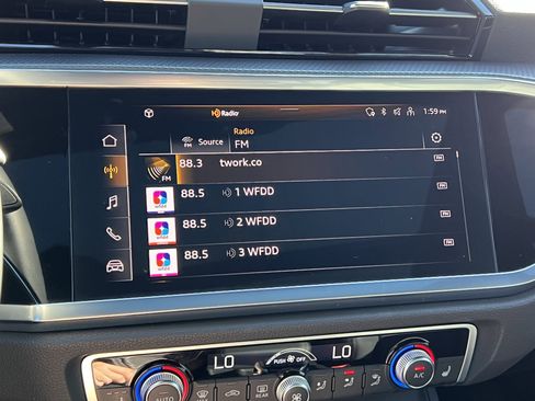 Used 2025 Audi Q3 2.0T Premium image 24