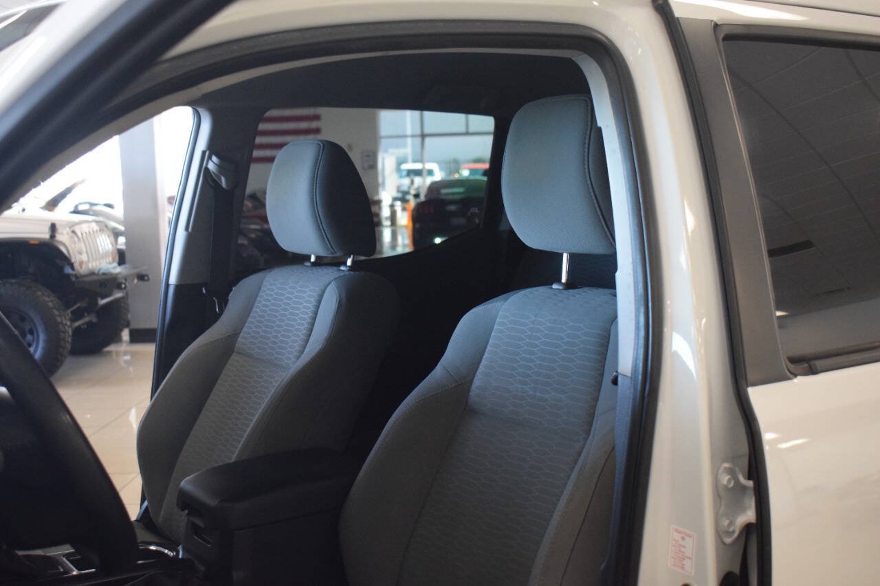 Used 2017 Toyota Tacoma SR5 RWD image 37