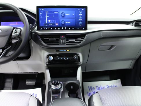 New 2026 Ford Escape SE image 18