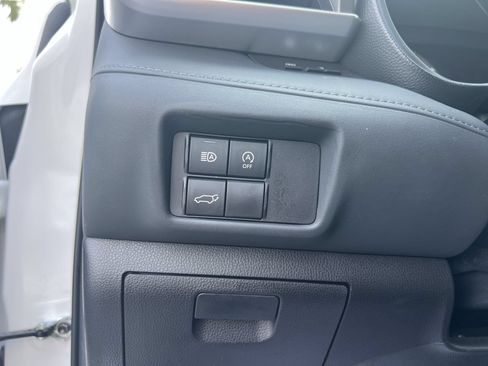 Used 2023 Toyota Highlander LE FWD image 21