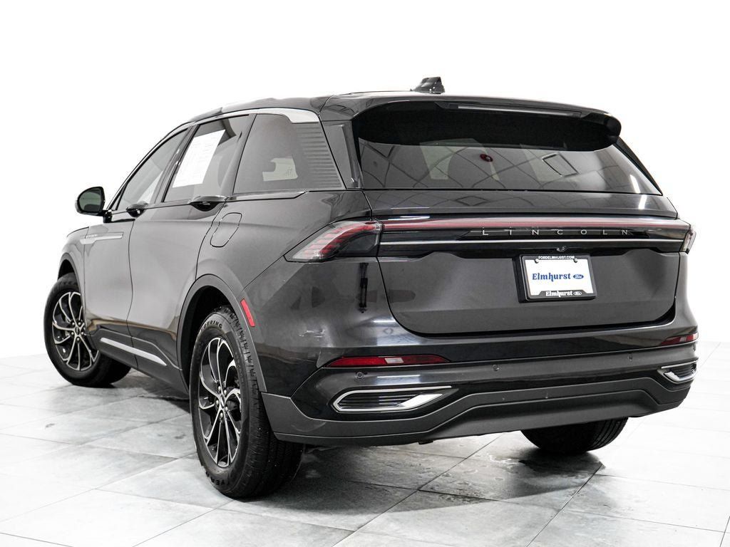Used 2025 Lincoln Nautilus Premier AWD/4WD image 5