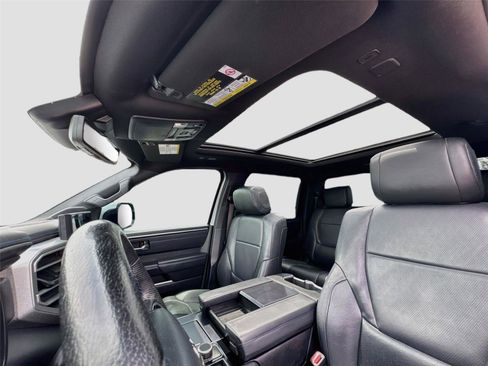 Used 2022 Toyota Tundra Platinum AWD/4WD image 16