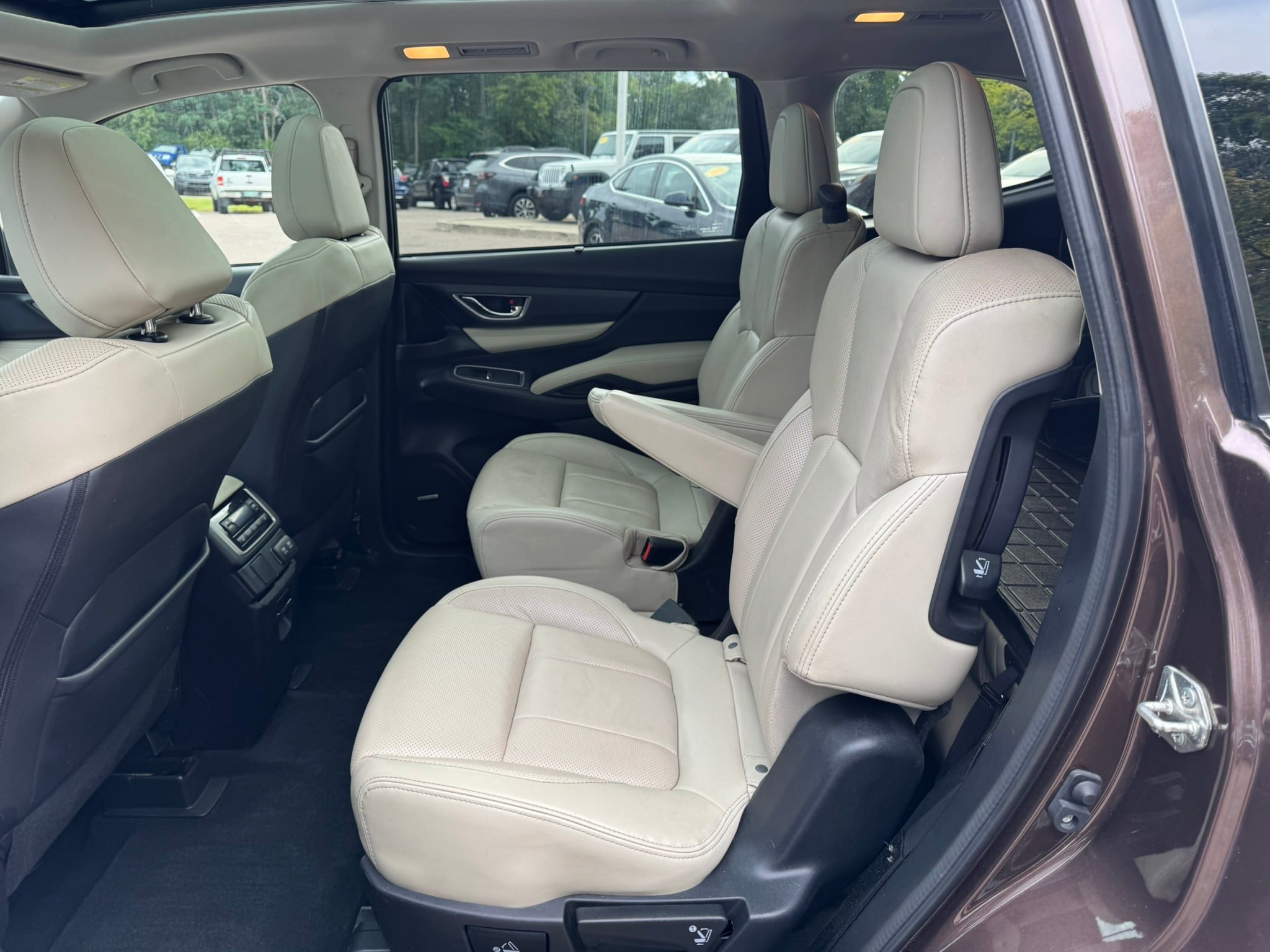 Used 2020 Subaru Ascent Limited w/ Technology Package AWD/4WD image 10