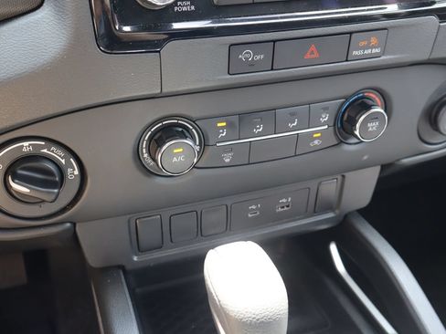 Used 2024 Nissan Frontier SV AWD/4WD image 22